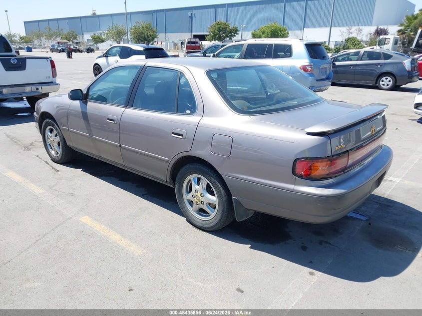 1994 Toyota Camry VIN JT2GK12E5R0065973 IAAI salvage auction — NORMAL WEAR, Salvage Title - Dealer (California), sold $325 on 2026-07-13 (photo 3)