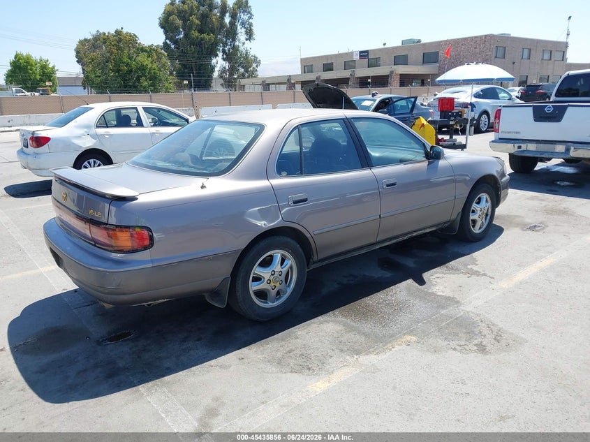 1994 Toyota Camry VIN JT2GK12E5R0065973 IAAI salvage auction — NORMAL WEAR, Salvage Title - Dealer (California), sold $325 on 2026-07-13 (photo 4)