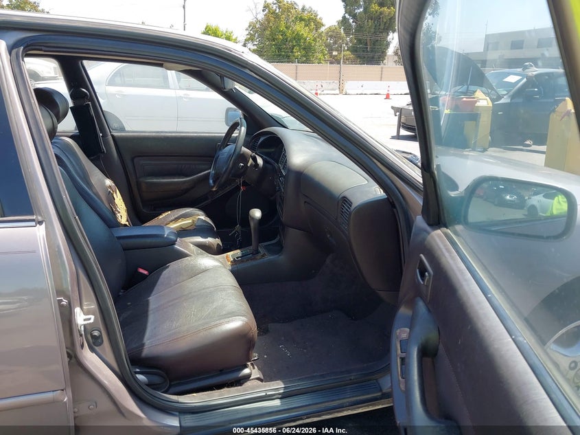 1994 Toyota Camry VIN JT2GK12E5R0065973 IAAI salvage auction — NORMAL WEAR, Salvage Title - Dealer (California), sold $325 on 2026-07-13 (photo 5)