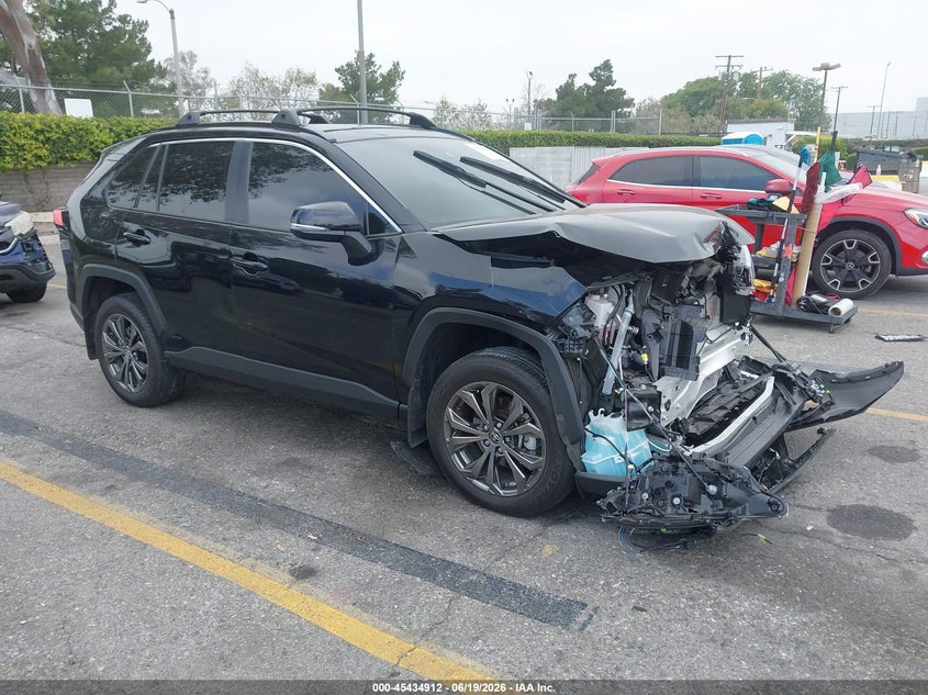 2025 Toyota Rav 4 VIN JTMB6RFV0SD582577 IAAI salvage auction — FRONT END, Salvage Title, sold $13,500 on 2026-07-13 (photo 1)
