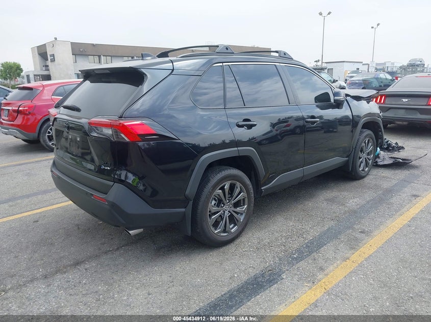 2025 Toyota Rav 4 VIN JTMB6RFV0SD582577 IAAI salvage auction — FRONT END, Salvage Title, sold $13,500 on 2026-07-13 (photo 4)