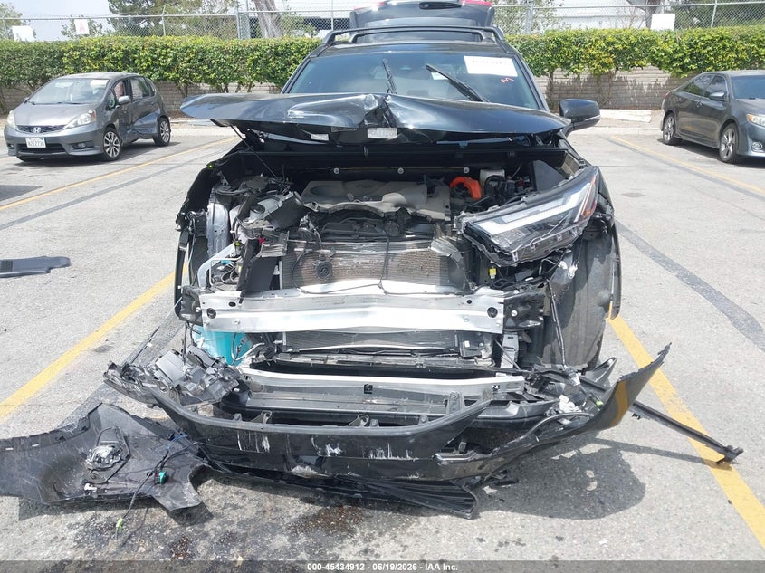 2025 Toyota Rav 4 VIN JTMB6RFV0SD582577 IAAI salvage auction — FRONT END, Salvage Title, sold $13,500 on 2026-07-13 (photo 6)