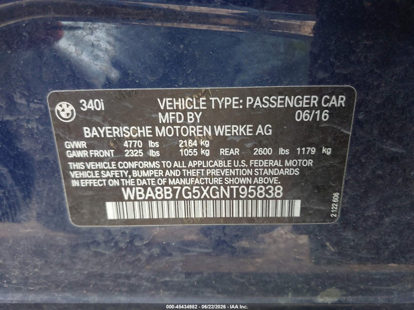 2016 BMW 3er VIN WBA8B7G5XGNT95838 IAAI salvage auction — FRONT & REAR, Original (Texas), sold $7,400 on 2026-08-20 (photo 9)