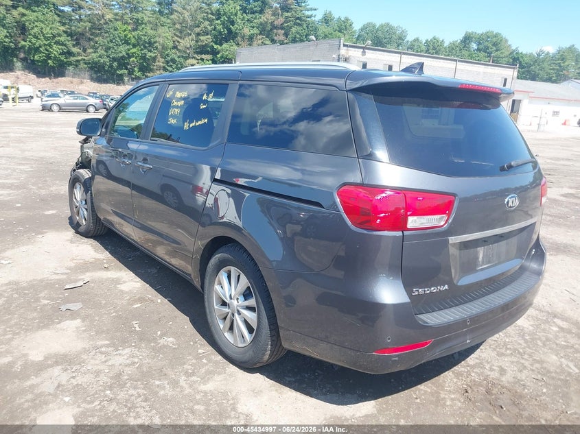 2017 Kia SEDONA VIN KNDMB5C18H6253332 IAAI salvage auction — LEFT FRONT, Salvage (Massachusetts), sold $1,400 on 2026-07-15 (photo 3)