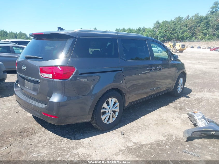 2017 Kia SEDONA VIN KNDMB5C18H6253332 IAAI salvage auction — LEFT FRONT, Salvage (Massachusetts), sold $1,400 on 2026-07-15 (photo 4)