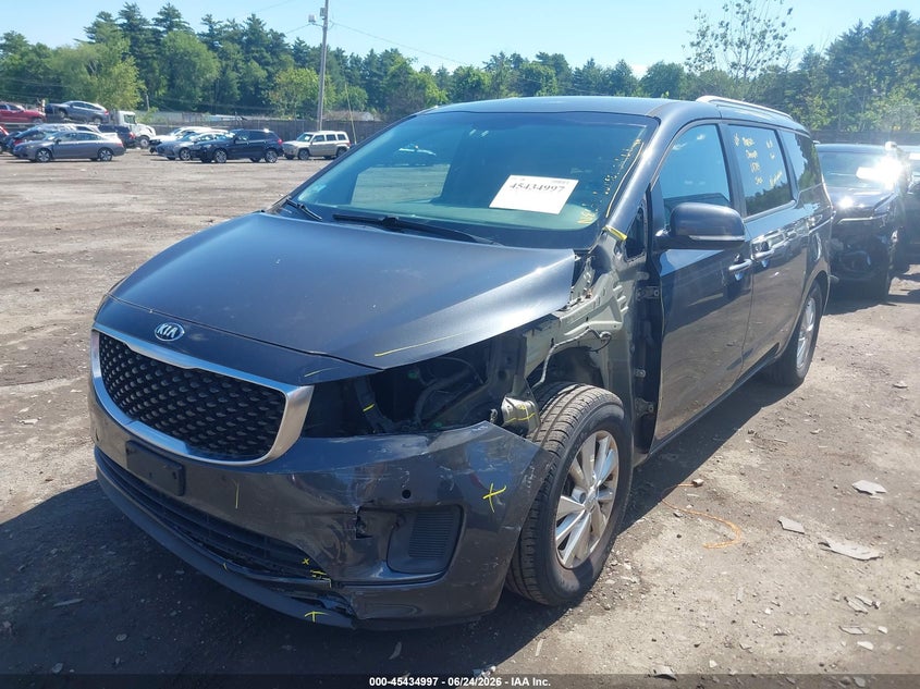 2017 Kia SEDONA VIN KNDMB5C18H6253332 IAAI salvage auction — LEFT FRONT, Salvage (Massachusetts), sold $1,400 on 2026-07-15 (photo 6)