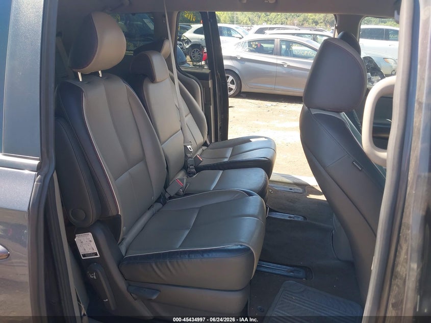 2017 Kia SEDONA VIN KNDMB5C18H6253332 IAAI salvage auction — LEFT FRONT, Salvage (Massachusetts), sold $1,400 on 2026-07-15 (photo 8)