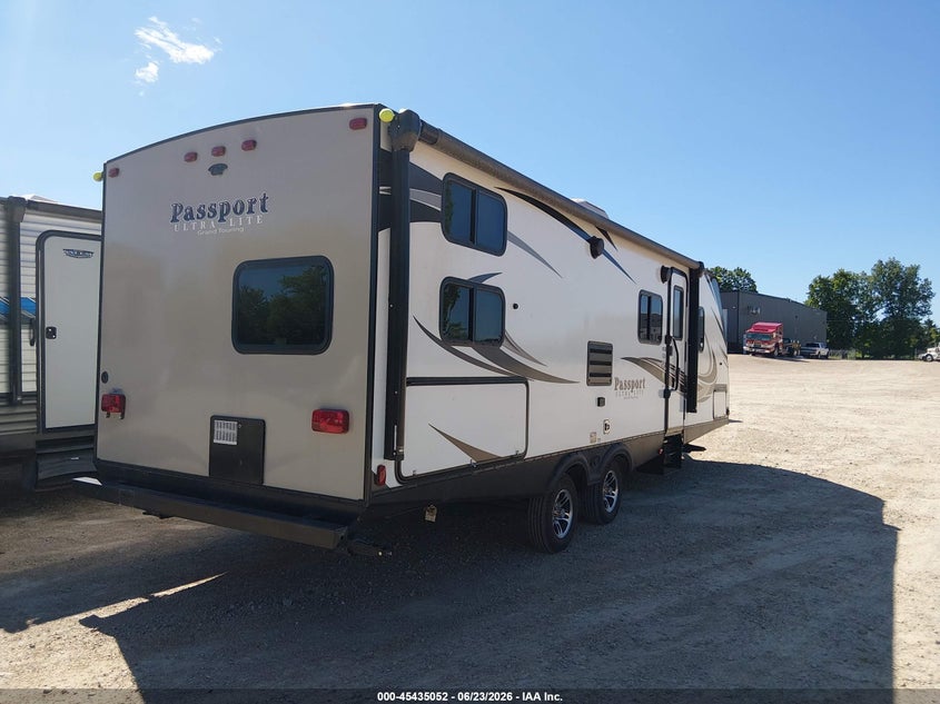 2017 Keystone rv Other VIN 4YDT26726HK417086 IAAI salvage auction — SIDE, Wait Title, sold $2,125 on 2026-09-23 (photo 4)