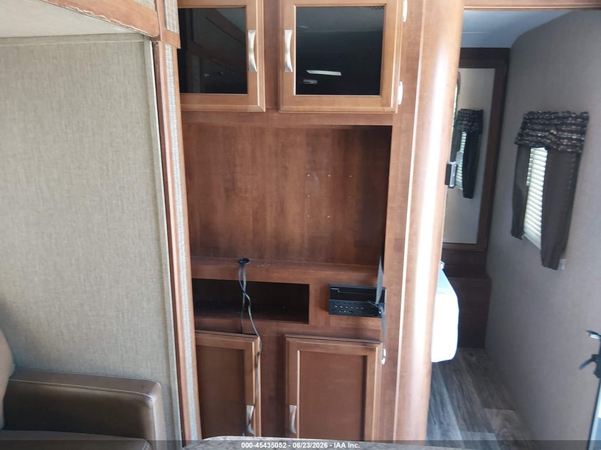 2017 Keystone rv Other VIN 4YDT26726HK417086 IAAI salvage auction — SIDE, Wait Title, sold $2,125 on 2026-09-23 (photo 7)