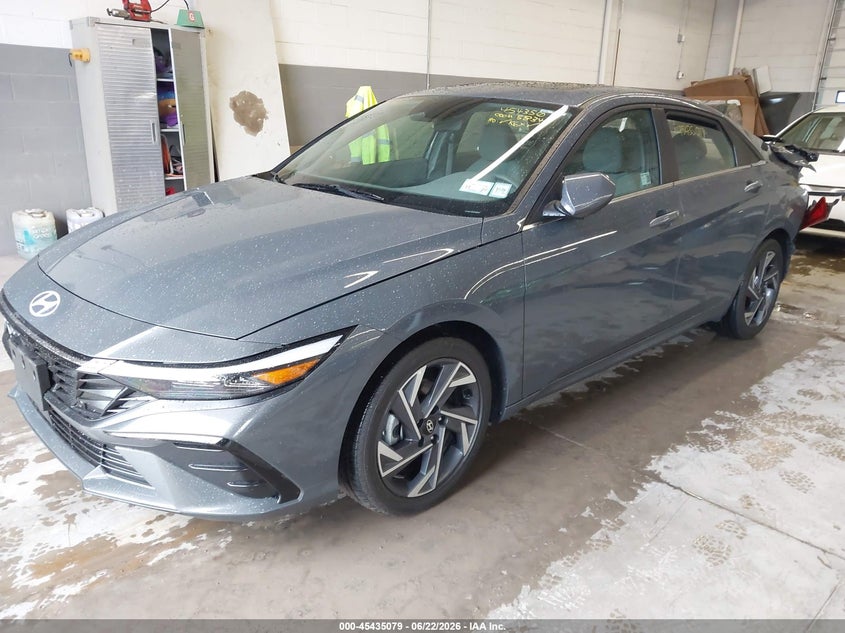 2025 Hyundai Elantra VIN KMHLS4DG5SU899306 IAAI salvage auction — REAR END, Salvage Title, sold $3,400 on 2026-07-30 (photo 2)
