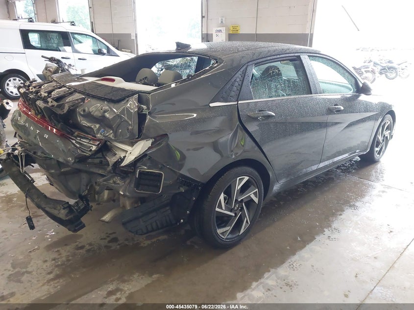 2025 Hyundai Elantra VIN KMHLS4DG5SU899306 IAAI salvage auction — REAR END, Salvage Title, sold $3,400 on 2026-07-30 (photo 4)