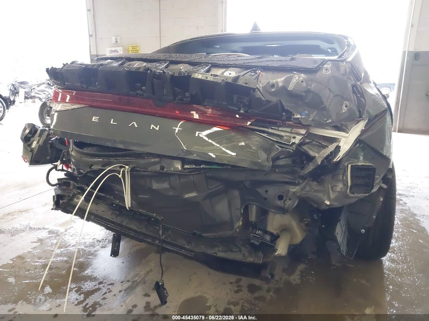 2025 Hyundai Elantra VIN KMHLS4DG5SU899306 IAAI salvage auction — REAR END, Salvage Title, sold $3,400 on 2026-07-30 (photo 6)