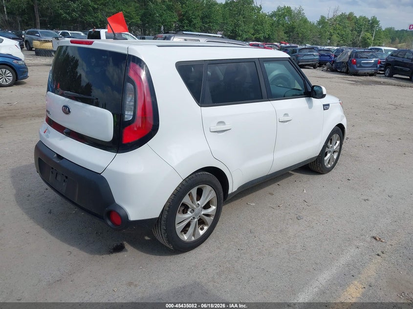 2015 Kia Soul VIN KNDJP3A54F7221287 IAAI salvage auction — NORMAL WEAR, Clear (Massachusetts), sold $375 on 2026-07-15 (photo 4)