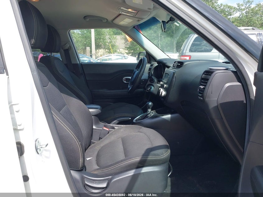 2015 Kia Soul VIN KNDJP3A54F7221287 IAAI salvage auction — NORMAL WEAR, Clear (Massachusetts), sold $375 on 2026-07-15 (photo 5)