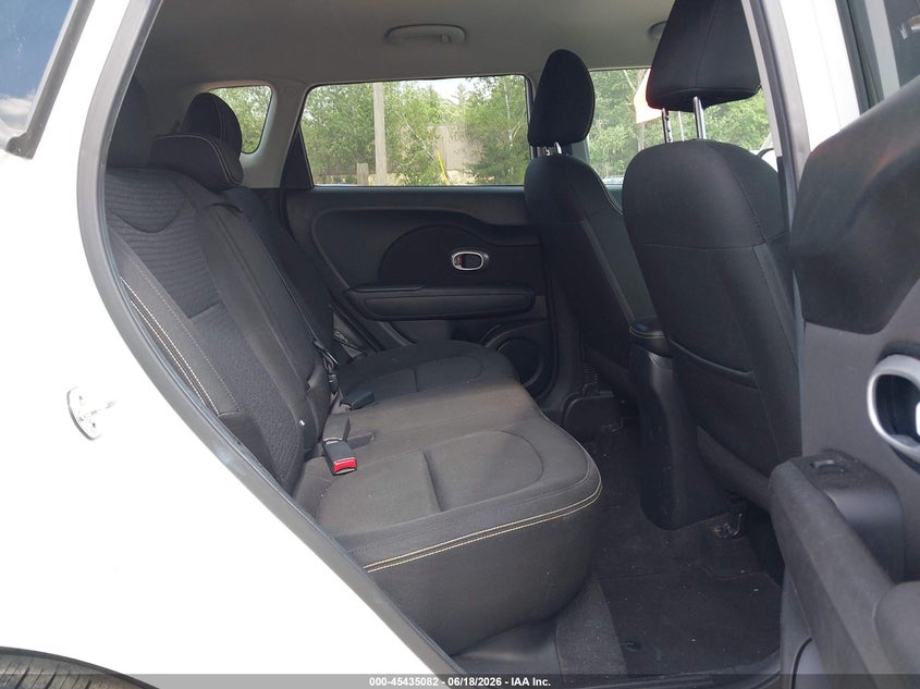 2015 Kia Soul VIN KNDJP3A54F7221287 IAAI salvage auction — NORMAL WEAR, Clear (Massachusetts), sold $375 on 2026-07-15 (photo 8)