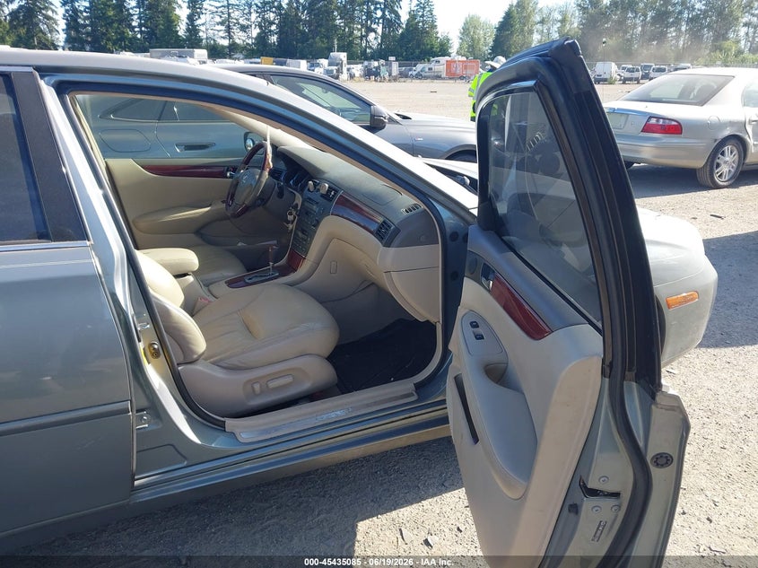 2003 Lexus ES VIN JTHBF30G030137397 IAAI salvage auction — RIGHT FRONT, Clear (Washington), sold $375 on 2026-07-29 (photo 5)