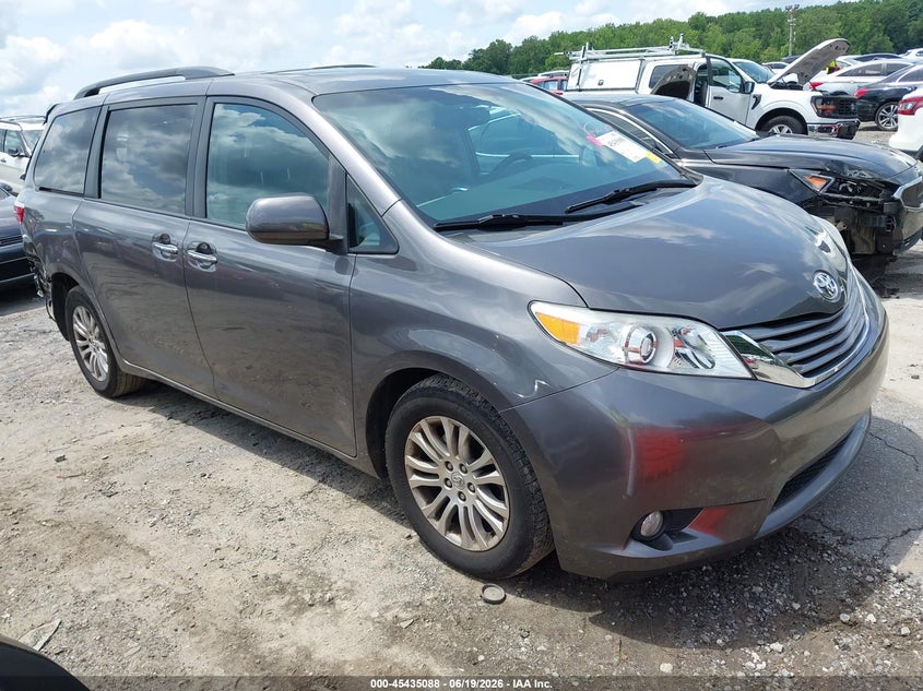 2017 Toyota Sienna VIN 5TDYZ3DC8HS815182 IAAI salvage auction — REAR END, Salvage (Georgia), sold $3,050 on 2026-07-29 (photo 1)