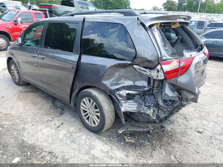 2017 Toyota Sienna VIN 5TDYZ3DC8HS815182 IAAI salvage auction — REAR END, Salvage (Georgia), sold $3,050 on 2026-07-29 (photo 3)