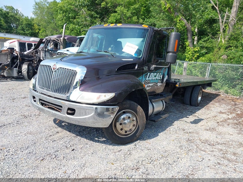 2004 International 4000 series VIN 1HTMMAAM24H659446 IAAI salvage auction — RIGHT SIDE, Salvage (Virginia), sold $8,450 on 2026-07-15 (photo 2)