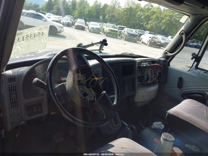 2004 International 4000 series VIN 1HTMMAAM24H659446 IAAI salvage auction — RIGHT SIDE, Salvage (Virginia), sold $8,450 on 2026-07-15 (photo 6)