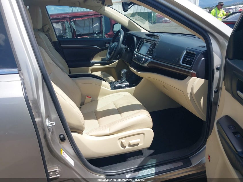 2015 Toyota Highlander VIN 5TDYKRFH6FS116100 IAAI salvage auction — RIGHT REAR, Bill Of Sale (Washington), sold $6,800 on 2026-07-14 (photo 5)