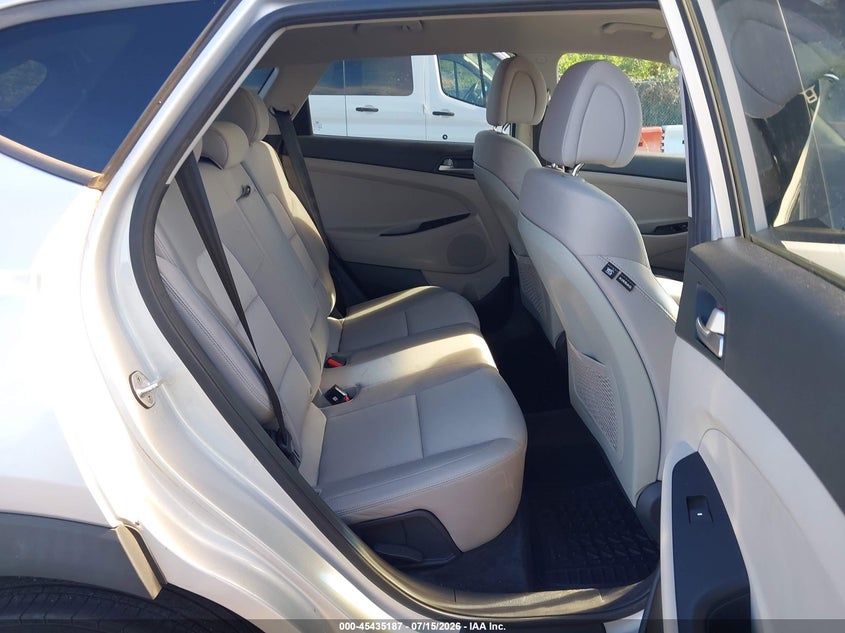 2018 Hyundai Tucson VIN KM8J23A41JU700570 IAAI salvage auction — NORMAL WEAR, Sf97 (Hawaii), sold $8,200 on 2026-07-28 (photo 8)