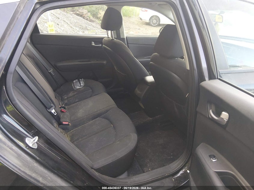 2016 Kia Optima VIN 5XXGT4L3XGG090785 IAAI salvage auction — NORMAL WEAR, Clear (Rhode Island), sold $600 on 2026-07-07 (photo 8)