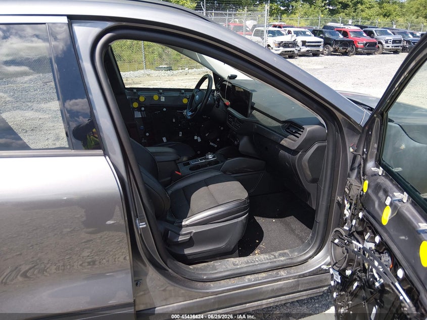 2024 Ford Escape VIN 1FMCU0E13RUB04180 IAAI salvage auction — FRONT END, Salvage (West Virginia), sold $8,100 on 2026-08-20 (photo 5)
