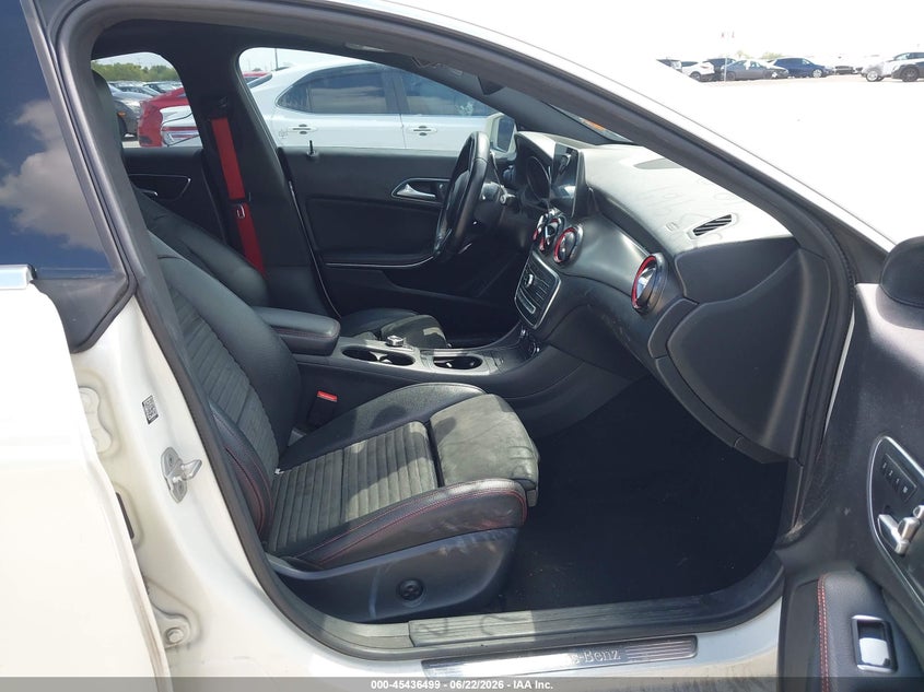 2018 Mercedes-benz VIN WDDSJ4EB8JN583967 IAAI salvage auction — LEFT & RIGHT, Salvage Title, sold $2,375 on 2026-08-31 (photo 5)