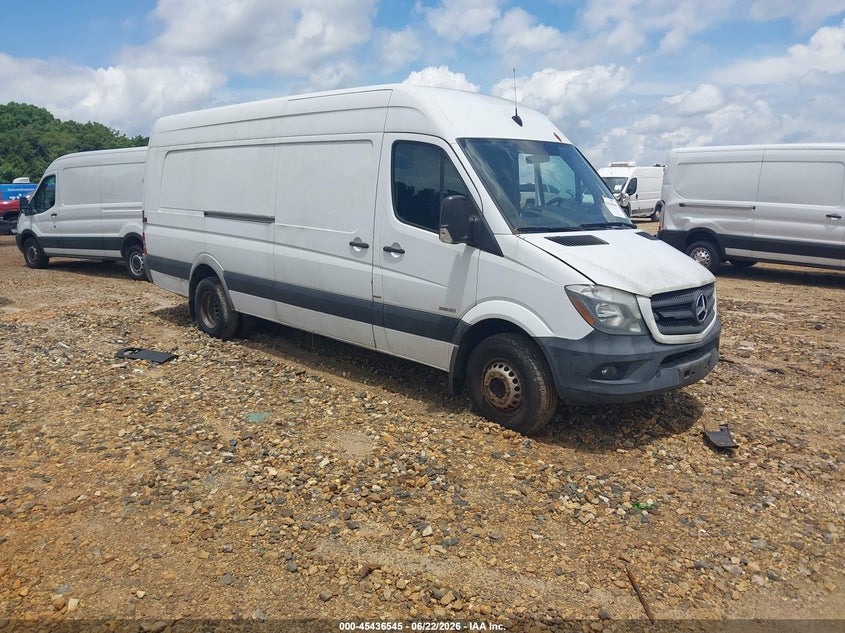 2016 Mercedes-benz VIN WD3PF1DD0GP240290 IAAI salvage auction — NORMAL WEAR, Salvage Title, sold $3,250 on 2026-07-30 (photo 1)