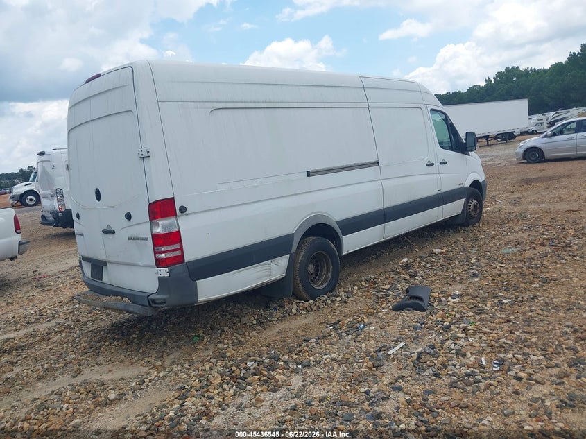 2016 Mercedes-benz VIN WD3PF1DD0GP240290 IAAI salvage auction — NORMAL WEAR, Salvage Title, sold $3,250 on 2026-07-30 (photo 4)