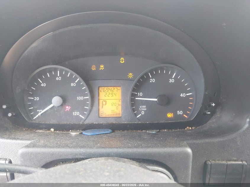 2016 Mercedes-benz VIN WD3PF1DD0GP240290 IAAI salvage auction — NORMAL WEAR, Salvage Title, sold $3,250 on 2026-07-30 (photo 7)