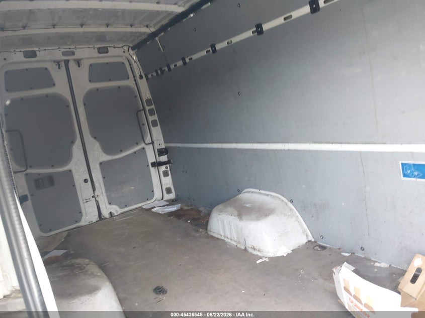 2016 Mercedes-benz VIN WD3PF1DD0GP240290 IAAI salvage auction — NORMAL WEAR, Salvage Title, sold $3,250 on 2026-07-30 (photo 8)