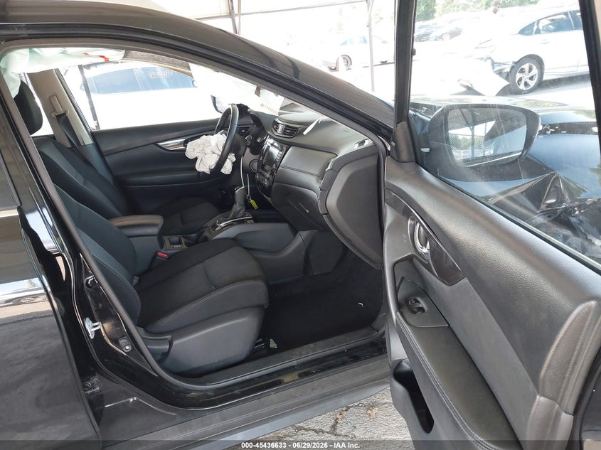 2020 Nissan Rogue VIN JN8AT2MV5LW110948 IAAI salvage auction — RIGHT FRONT, Salvage (Connecticut), sold $350 on 2026-07-30 (photo 5)