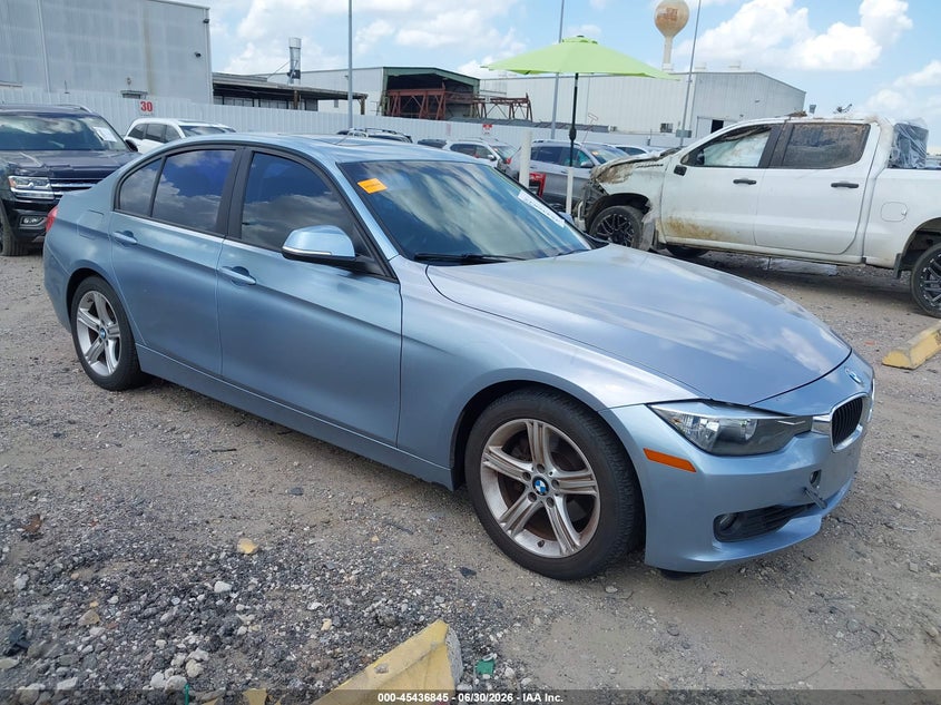 2012 BMW 3er VIN WBA3A5C53CF344595 IAAI salvage auction — WATER/FLOOD, Salvage (Texas), sold $550 on 2026-07-18 (photo 1)