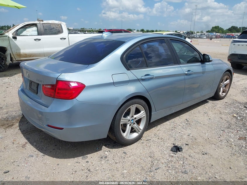 2012 BMW 3er VIN WBA3A5C53CF344595 IAAI salvage auction — WATER/FLOOD, Salvage (Texas), sold $550 on 2026-07-18 (photo 4)
