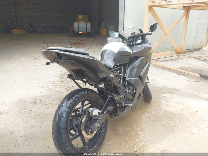 2012 Kawasaki Ex250 VIN JKAEXMJ18CDAB1821 IAAI salvage auction — NORMAL WEAR, Clear (Tennessee), sold $150 on 2026-07-28 (photo 4)