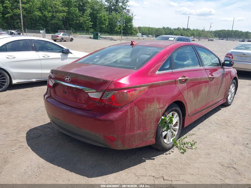 2014 Hyundai Sonata VIN 5NPEB4ACXEH913732 IAAI salvage auction — NORMAL WEAR, Clear (Maryland), sold $475 on 2026-07-15 (photo 4)