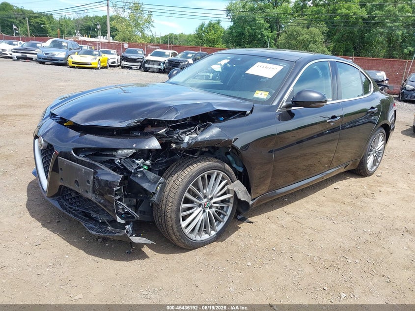 2017 Alfa romeo Giulia VIN ZARFAEEN4H7537116 IAAI salvage auction — FRONT END, Salvage Title, sold $3,250 on 2026-08-01 (photo 2)