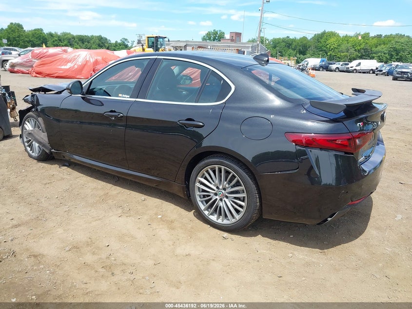 2017 Alfa romeo Giulia VIN ZARFAEEN4H7537116 IAAI salvage auction — FRONT END, Salvage Title, sold $3,250 on 2026-08-01 (photo 3)