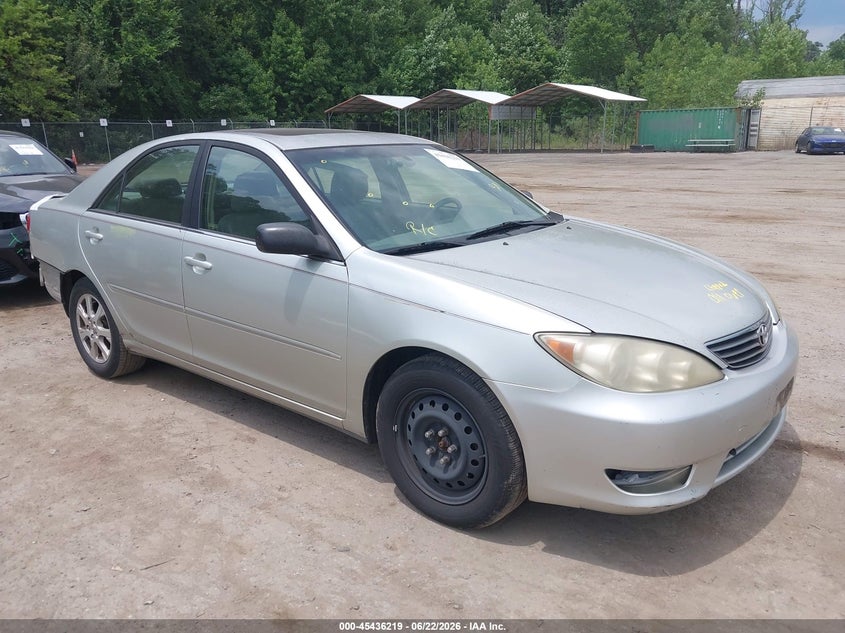 2005 Toyota Camry VIN JTDBF30K650165097 IAAI salvage auction — FRONT & REAR, Salvage - Greater Than 75% (Maryland), sold $375 on 2026-07-14 (photo 1)