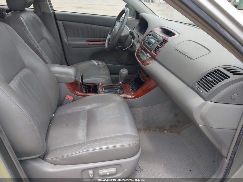 2005 Toyota Camry VIN JTDBF30K650165097 IAAI salvage auction — FRONT & REAR, Salvage - Greater Than 75% (Maryland), sold $375 on 2026-07-14 (photo 5)