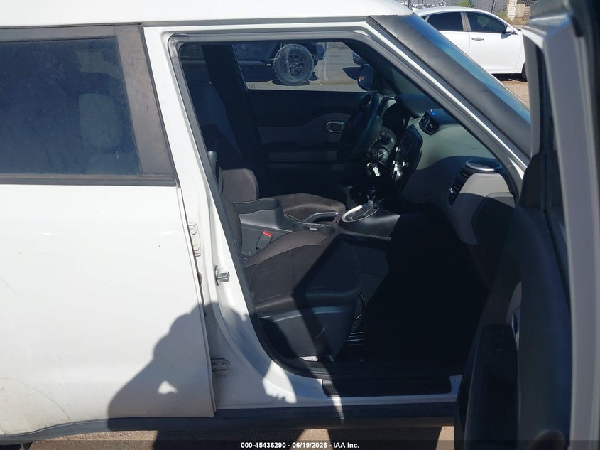 2016 Kia Soul VIN KNDJN2A28G7388775 IAAI salvage auction — NORMAL WEAR, Clear-Dealer Only (Arizona), sold $225 on 2026-07-09 (photo 5)