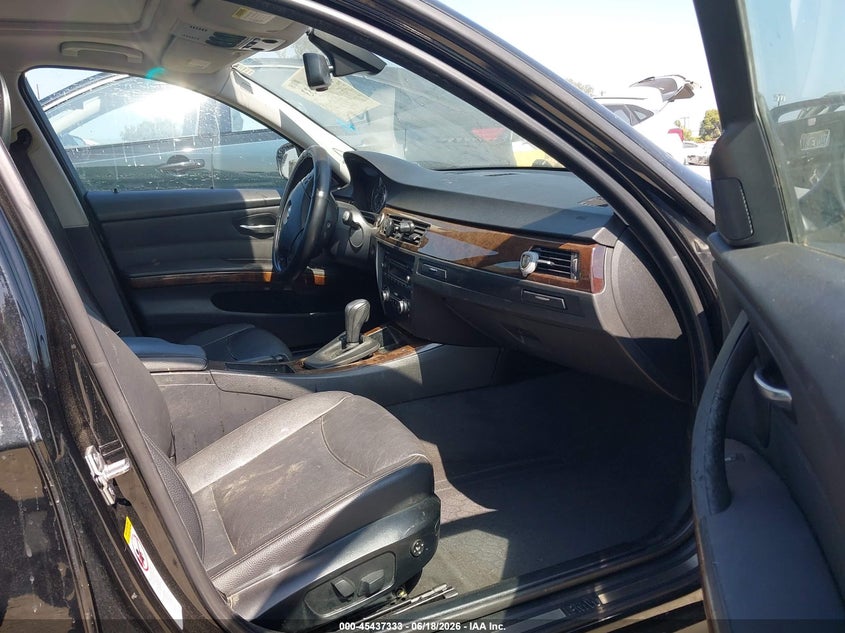 2009 BMW 3 series VIN WBAPH57589NM34055 IAAI salvage auction — NORMAL WEAR, Clear - Dealer Only (California), sold $475 on 2026-07-08 (photo 5)