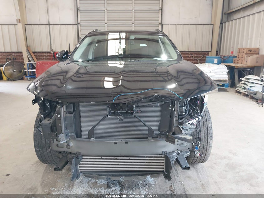 2021 Buick Envision VIN LRBFZNR42MD177682 IAAI salvage auction — FRONT END, Salvage Title, sold $3,850 on 2026-07-23 (photo 6)