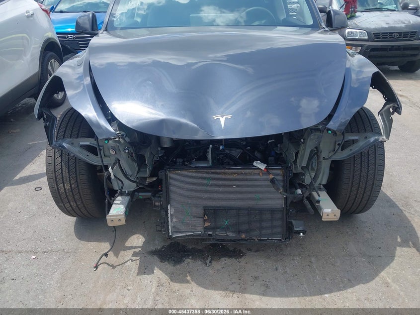2025 Tesla Model y VIN 7SAYGDEE1SA337520 IAAI salvage auction — FRONT END, Salvage (North Carolina), sold $10,900 on 2026-07-30 (photo 6)