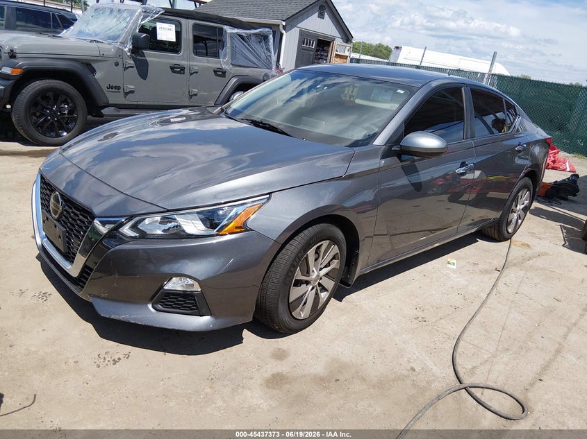 2019 Nissan Altima VIN 1N4BL4BV3KC118955 IAAI salvage auction — FRONT END, Salvage Title, sold $2,300 on 2026-07-18 (photo 2)