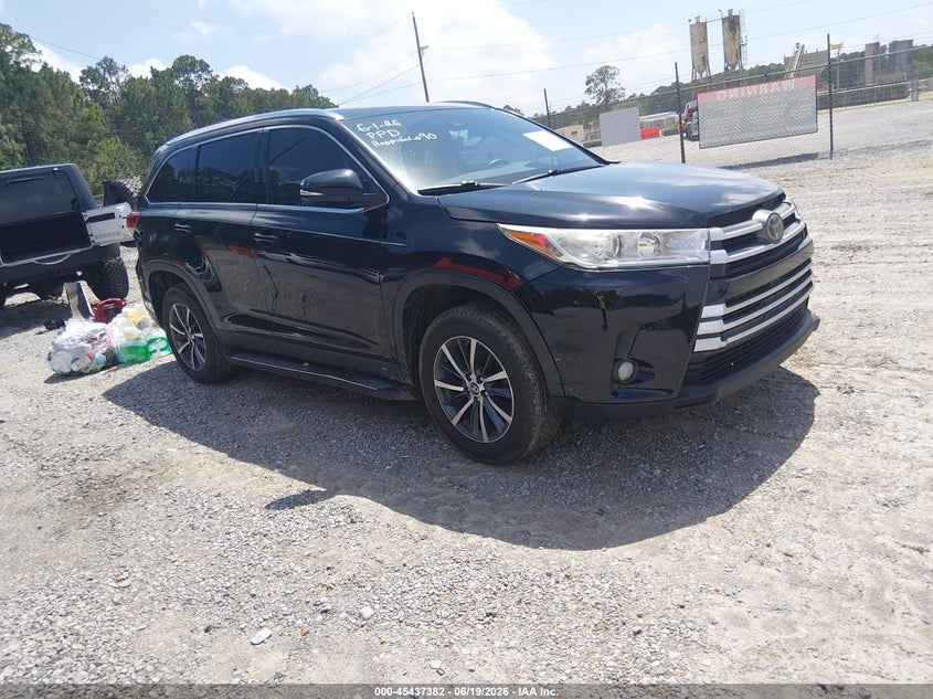 2019 Toyota Highlander VIN 5TDKZRFH5KS565375 — IAAI salvage auction photo