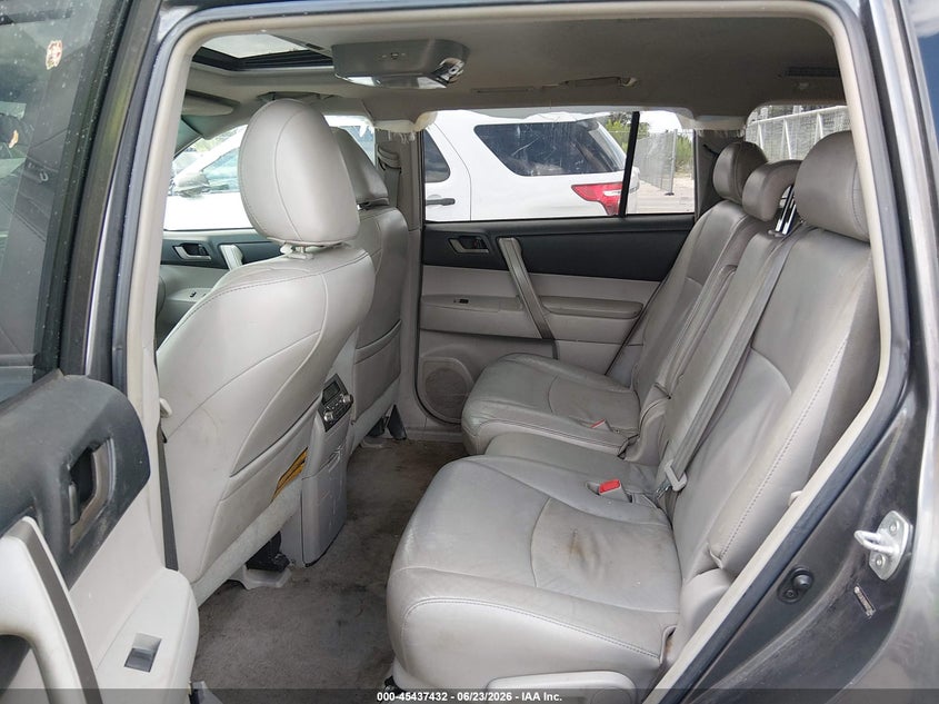 2010 Toyota Highlander VIN 5TDJK3EH9AS025346 IAAI salvage auction — RIGHT SIDE, Salvage (Texas), sold $1,850 on 2026-07-23 (photo 8)
