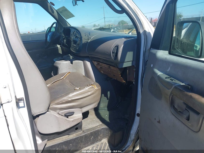 2002 Ford E 150 VIN 1FTRE14202HA81662 IAAI salvage auction — NORMAL WEAR, Clear (California), sold $1,400 on 2026-07-09 (photo 5)